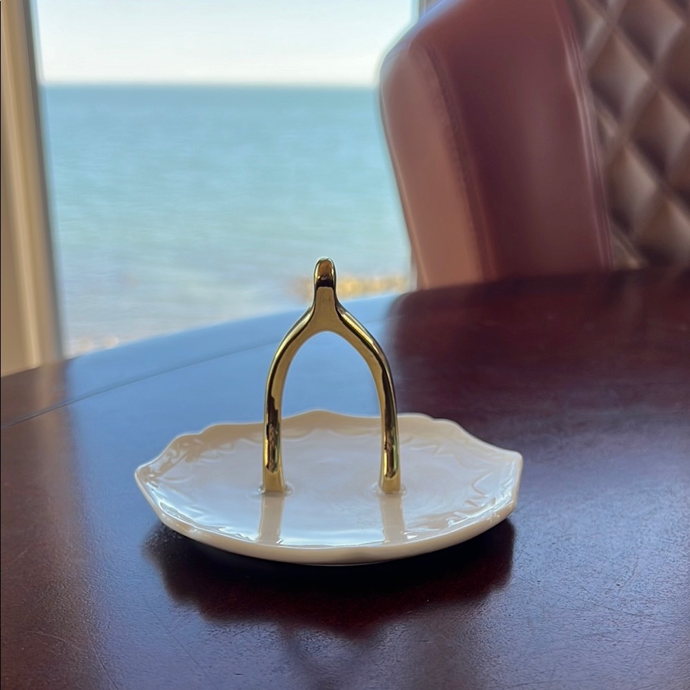 Elegant Gold and White Wishbone Ring Holder imm living